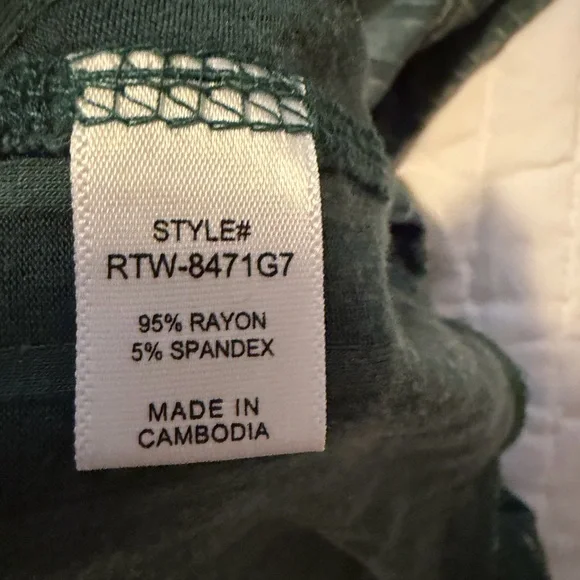 Lot of 2 Zenana Washed Ribbed
Scoop Neck Henley Tank Tops - Picture 10 of 14